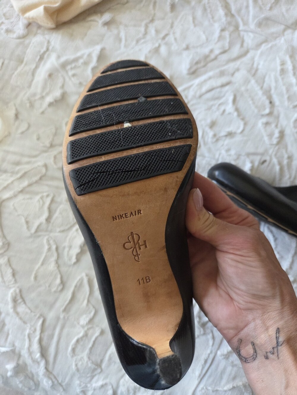 Cole Hahn Nike Air Classic Black Women's Leather Pumps - Sleek High Heels - Picture 3 of 5